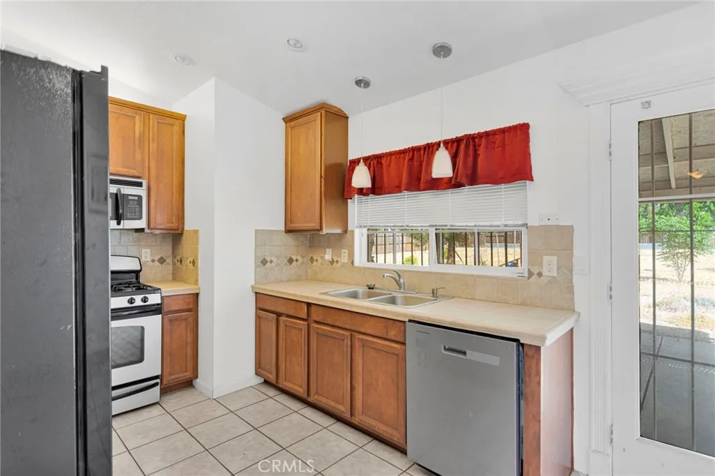 Additional image 15 of 11541 Laurel Oak Rd, Victorville, CA 92392