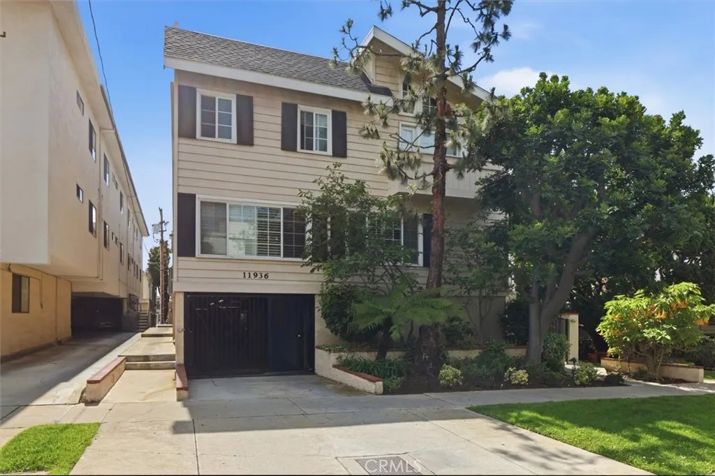 11936 Gorham Ave, Los Angeles, CA 90049