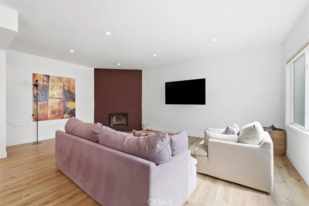 Additional image 46 of 11936 Gorham Ave, Los Angeles, CA 90049