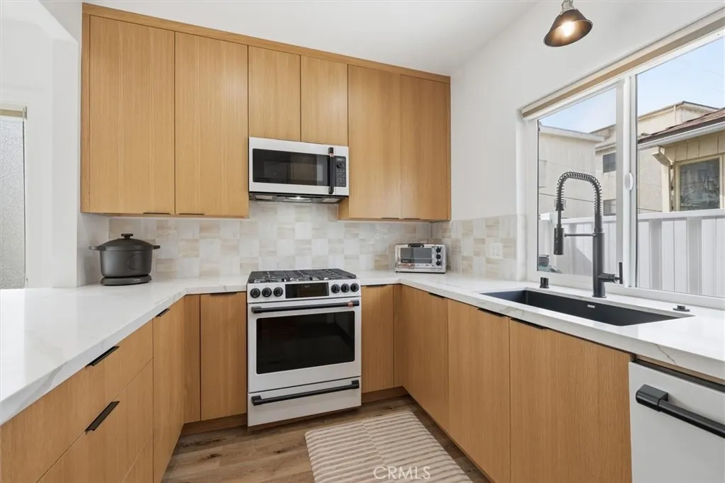 Additional image 9 of 11936 Gorham Ave, Los Angeles, CA 90049