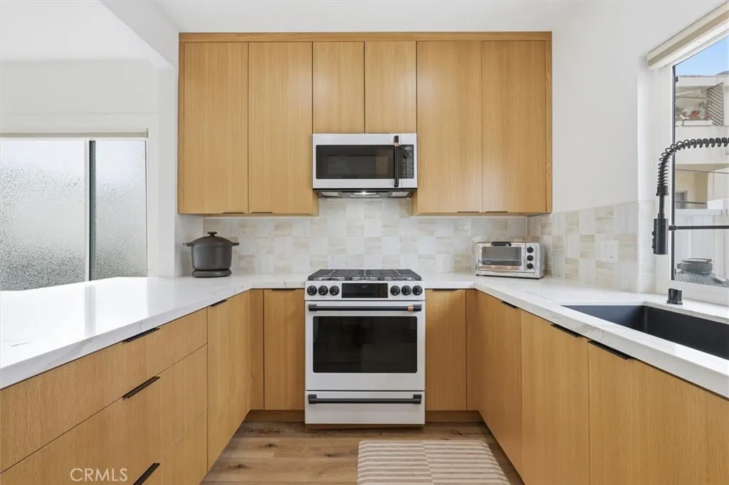 Additional image 30 of 11936 Gorham Ave, Los Angeles, CA 90049