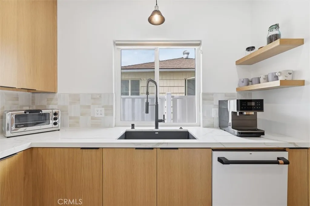 Additional image 44 of 11936 Gorham Ave, Los Angeles, CA 90049