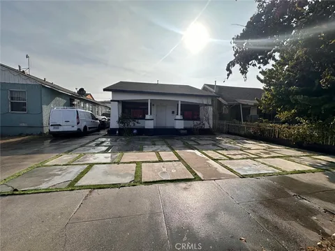 924 W 56th Street, Los Angeles, CA 90037 - MLS#: BB25027484
