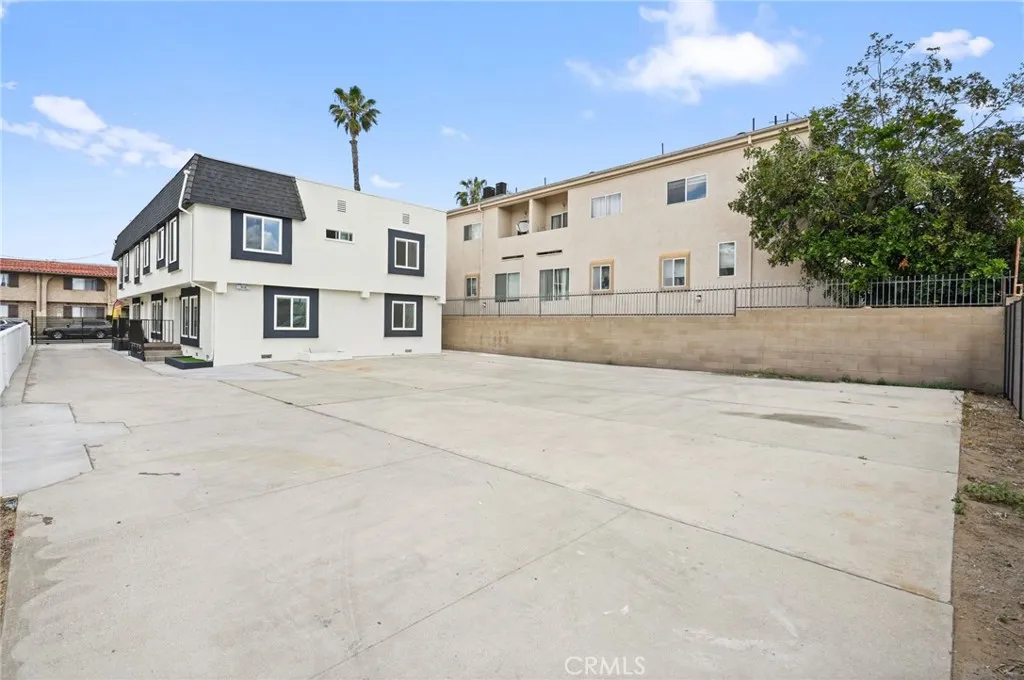 7010 Lennox Avenue Unit B, Van Nuys, CA 91405