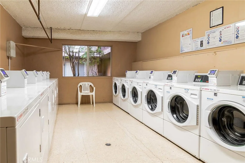 2501 W Redondo Beach Blvd, Gardena, CA 90249