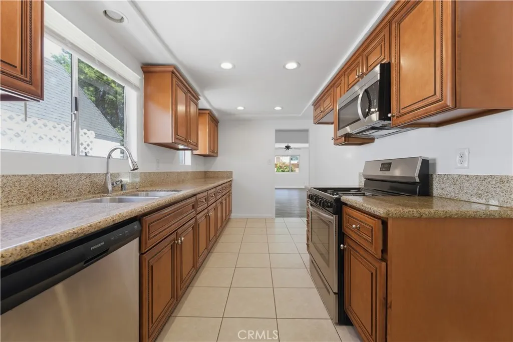 Additional image 17 of 10944 Haskell Avenue, Granada Hills, CA 91344