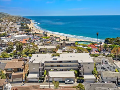 234 Cliff Drive Unit 4, Laguna Beach, CA MLS: LG25089734