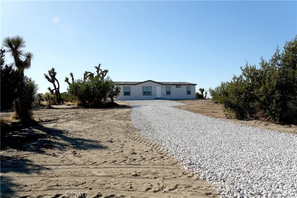 155 Del Rosa, Pinon Hills, CA 92372
