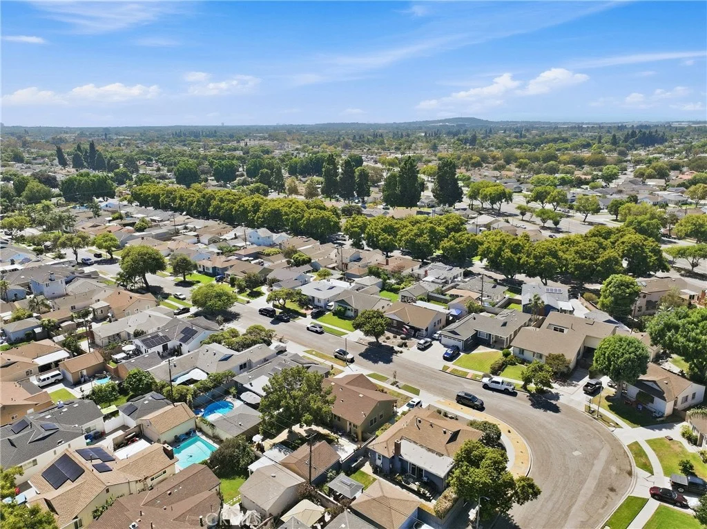3716 Nipomo Ave, Long Beach, CA 90808