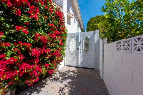5414 Lake Crest Drive Unit B, Agoura Hills, CA MLS: SR25059700