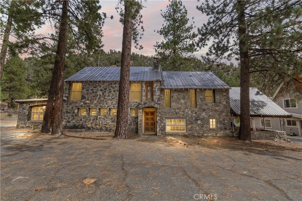 1576 State Highway 2, Wrightwood, CA 92397 photo 4