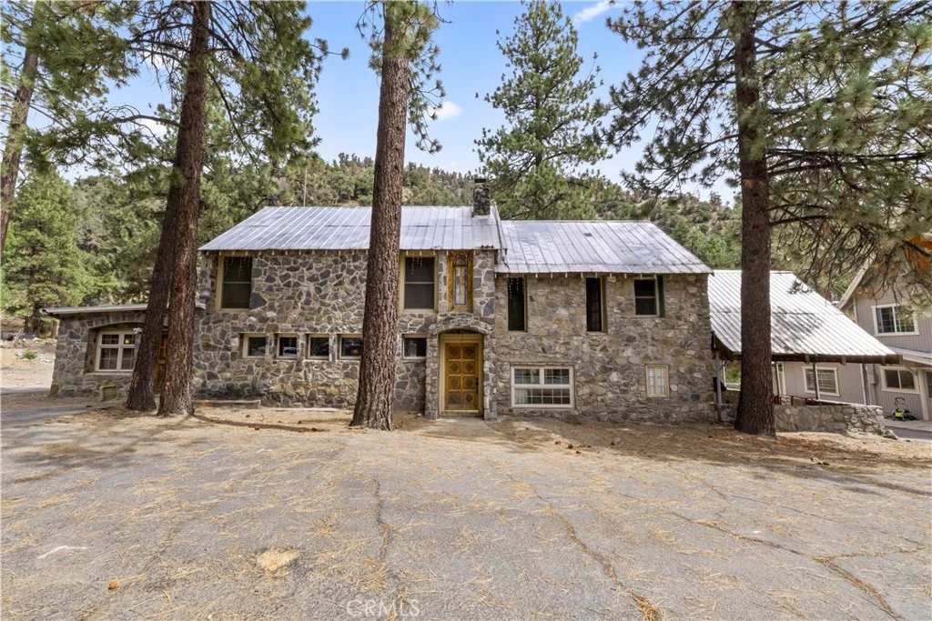 1576 State Highway 2, Wrightwood, CA 92397 photo 3
