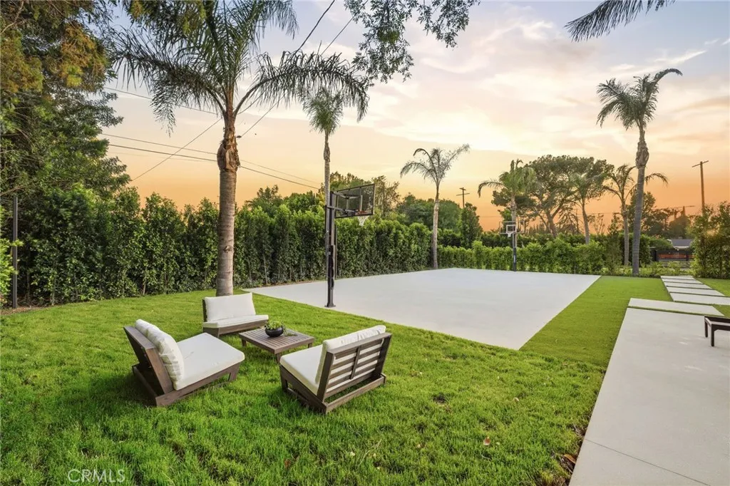 Additional image 7 of 8400 White Oak Ave, Sherwood Forest, CA 91325