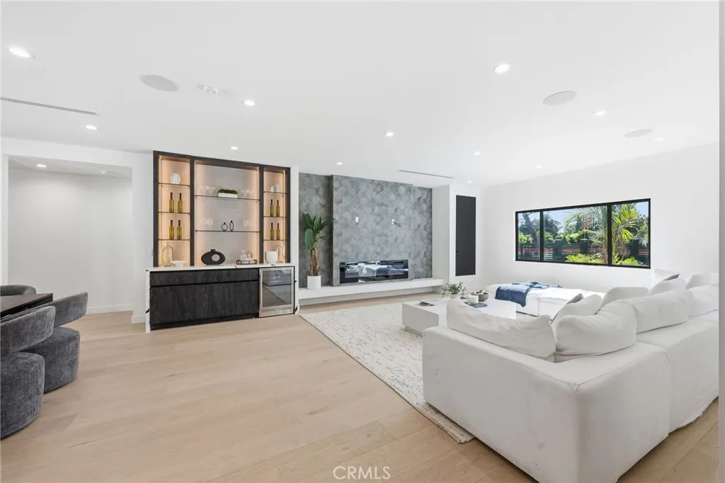 Additional image 59 of 8400 White Oak Ave, Sherwood Forest, CA 91325