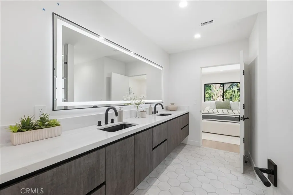 Additional image 85 of 8400 White Oak Ave, Sherwood Forest, CA 91325