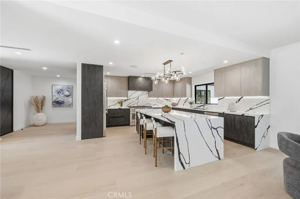 Additional image 17 of 8400 White Oak Ave, Sherwood Forest, CA 91325