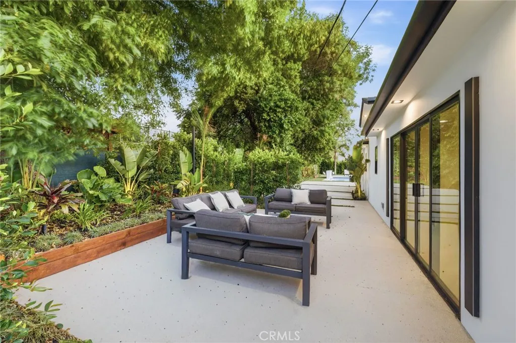 Additional image 47 of 8400 White Oak Ave, Sherwood Forest, CA 91325