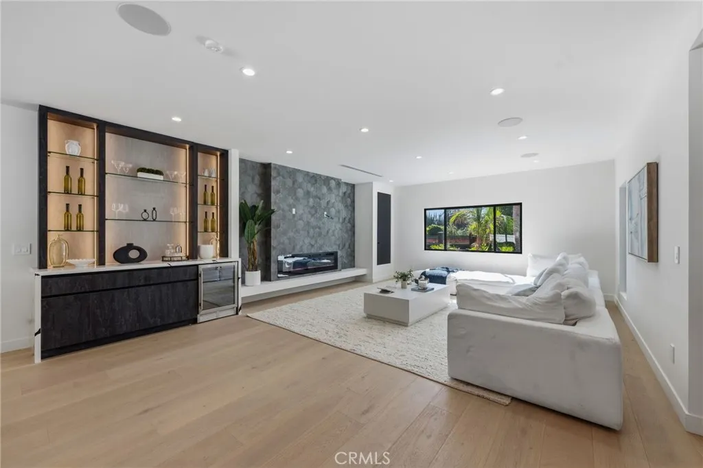 Additional image 12 of 8400 White Oak Ave, Sherwood Forest, CA 91325