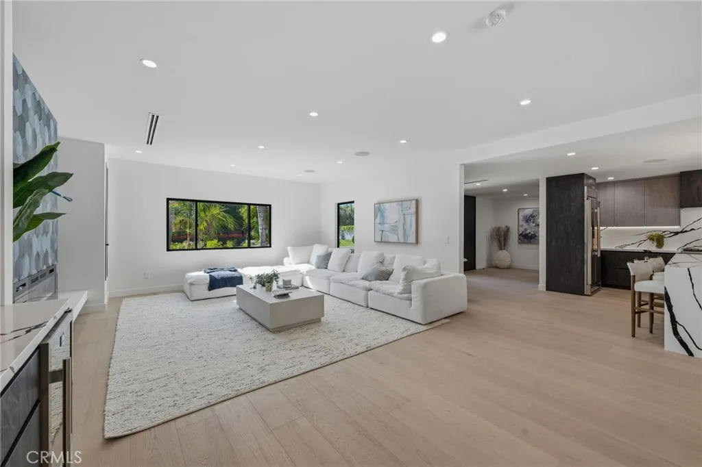 Additional image 13 of 8400 White Oak Ave, Sherwood Forest, CA 91325