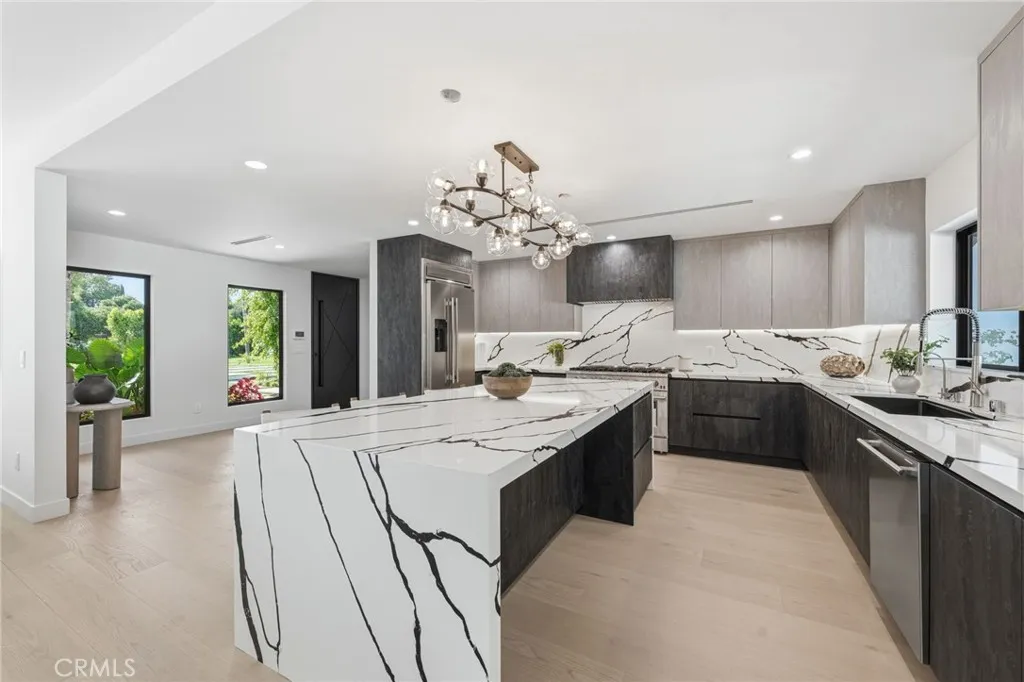 Additional image 20 of 8400 White Oak Ave, Sherwood Forest, CA 91325