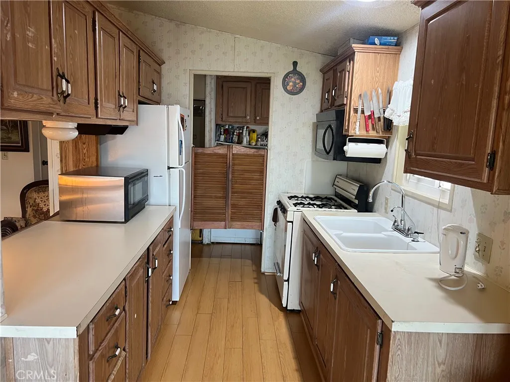 Additional image 28 of 21001 Plummer Street Unit 34, Chatsworth, CA 91311