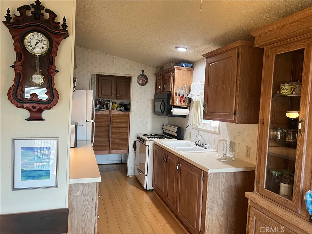 Additional image 14 of 21001 Plummer Street Unit 34, Chatsworth, CA 91311