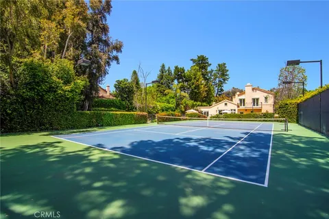 4219 Tarzana Estates Drive, Tarzana, CA MLS: SR25008706