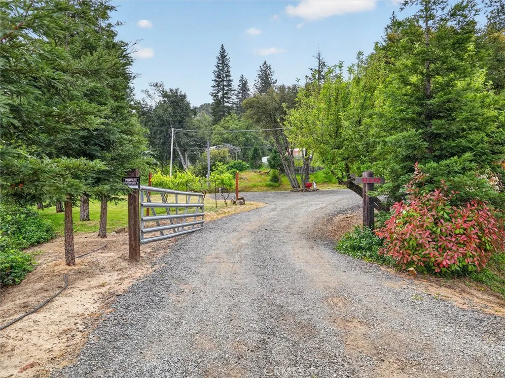 Additional image 3 of 41860 Road 222, Oakhurst, CA 93644