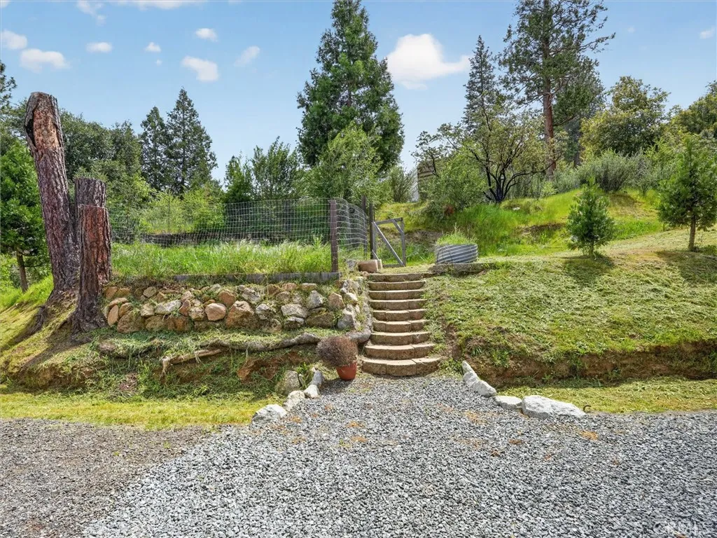 Additional image 34 of 41860 Road 222, Oakhurst, CA 93644