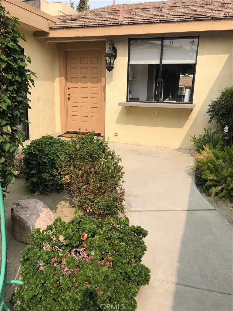 282 San Vicente Circle, Palm Desert, CA 92260
