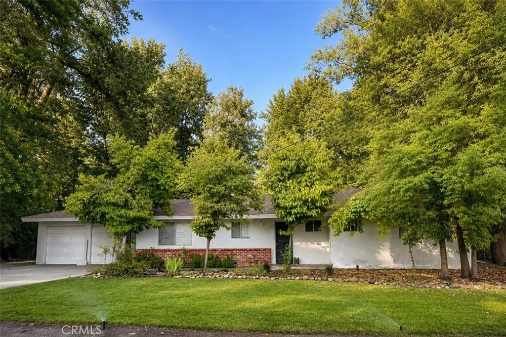 210 Wood Duck Avenue, Sanger, CA 93657