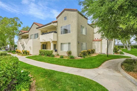 21308 Eucalyptus Way Unit 202, Newhall, CA MLS: SR25082664