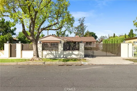 7709 Lemp Avenue, North Hollywood, CA 91605 - MLS#: BB25060747