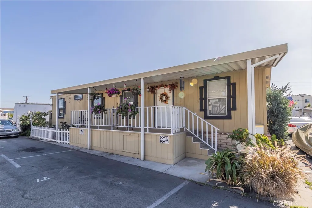 1973 Newport Blvd Spc 27  