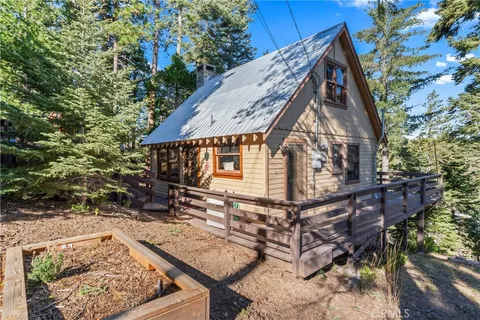 612 Rose Lane, Twin Peaks, CA MLS: IG25043806
