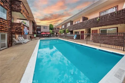 5349 Newcastle Avenue Unit 18, Encino, CA 91316 - MLS#: SR25010334