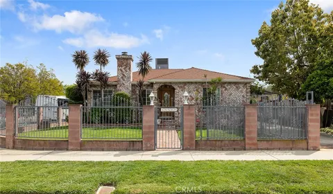 19500 Bassett Street, Reseda, CA MLS: SR25069403