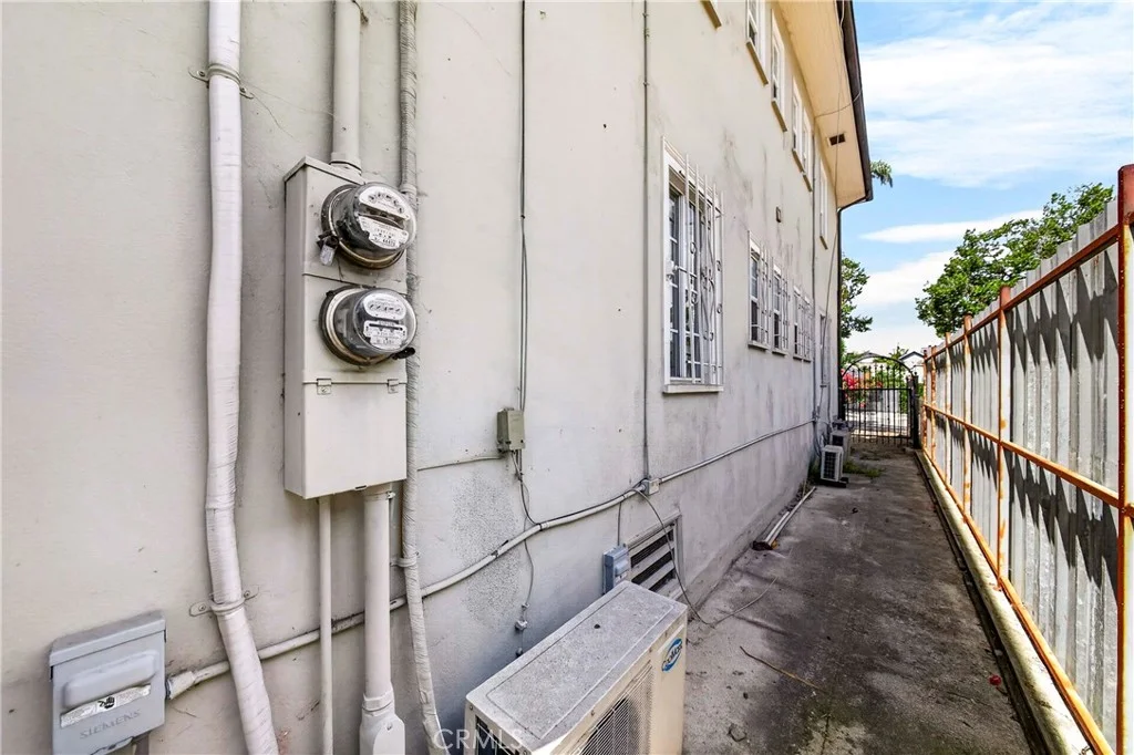Additional image 25 of 1276 S Plymouth Blvd, Los Angeles, CA 90019