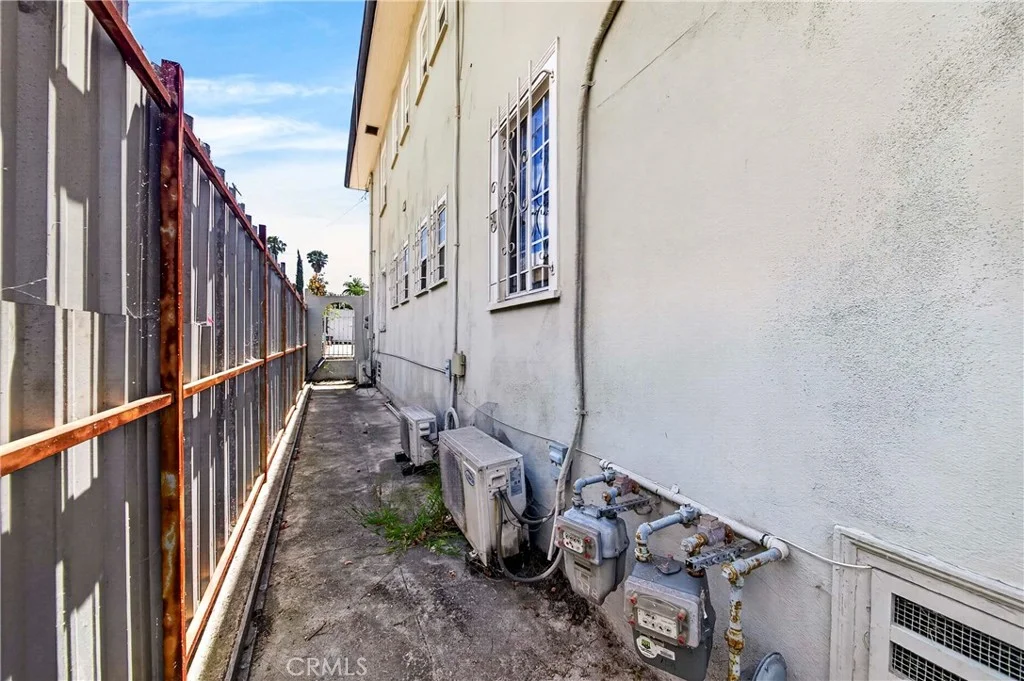 Additional image 26 of 1276 S Plymouth Blvd, Los Angeles, CA 90019