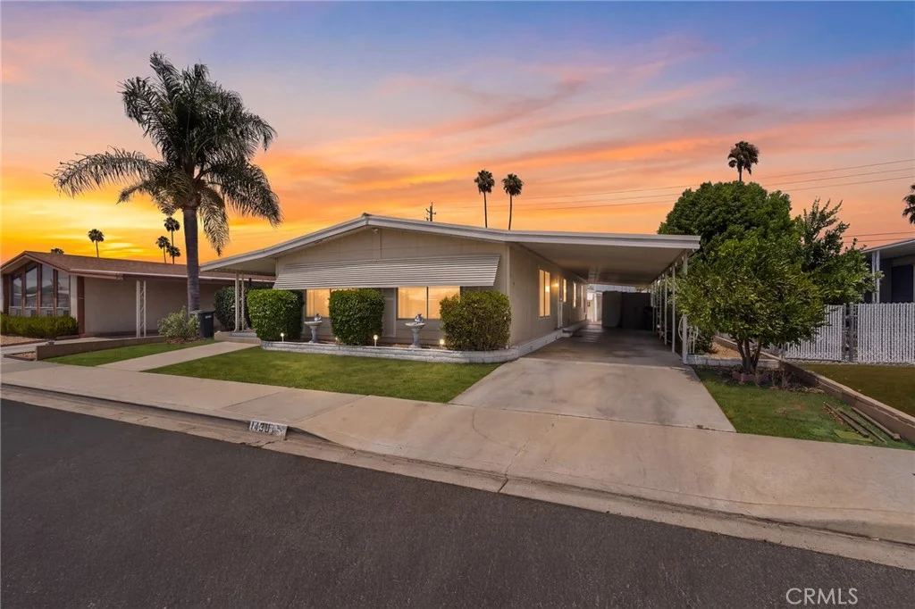 1430 Vista Grande Dr, Hemet, CA 92543