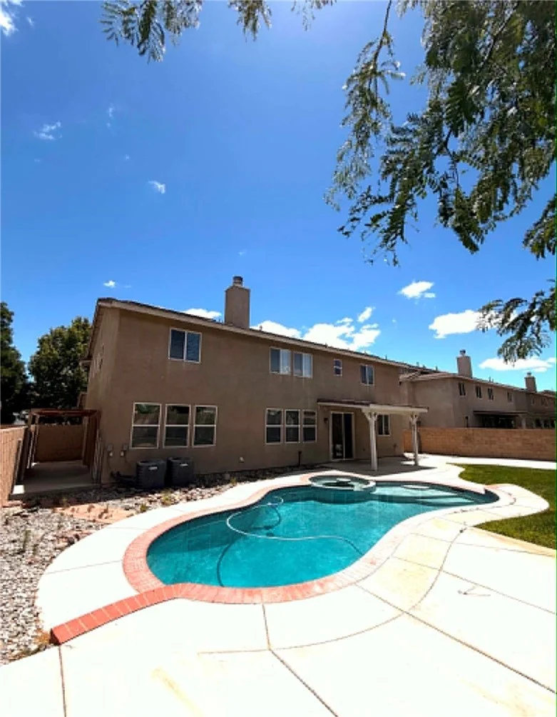 44045 Quarter St, Lancaster, CA 93536