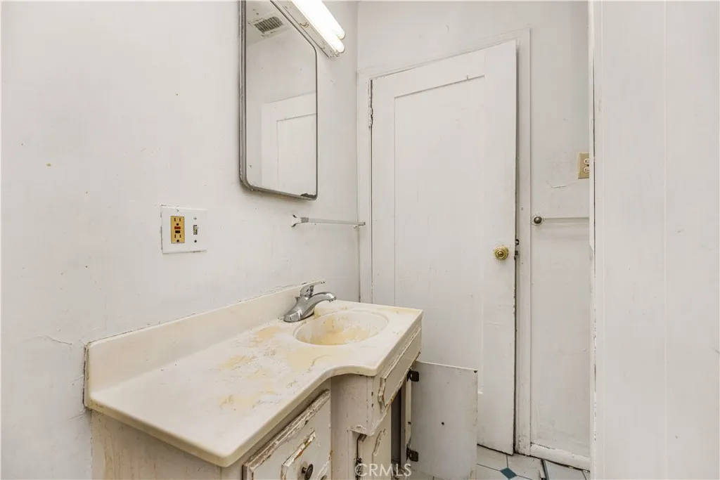 Additional image 19 of 2514 Exposition, Los Angeles, CA 90018