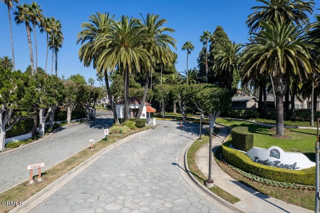 7402 Yellowtail Drive Unit 204, Huntington Beach, CA 92648