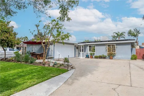 226 N Twintree Avenue, Azusa, CA MLS: CV25057082