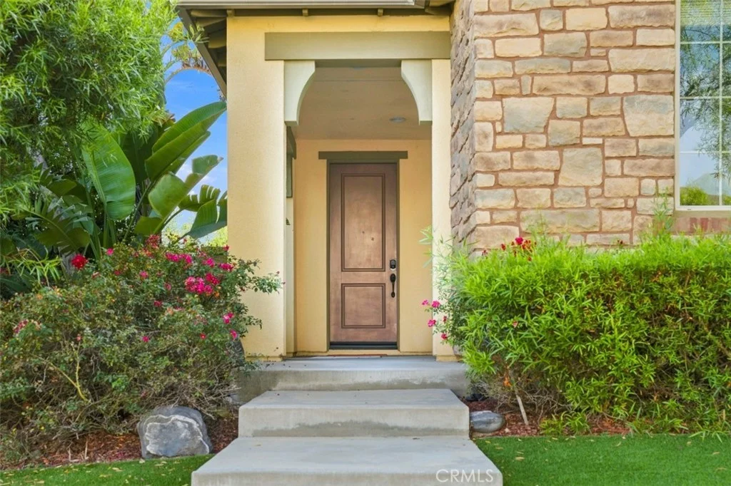 858 E Manresa Dr, Azusa, CA 91702