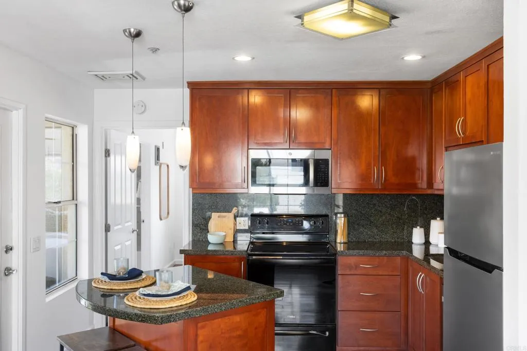 Additional image 38 of 727 Robinson Ave Unit C, San Diego, CA 92103