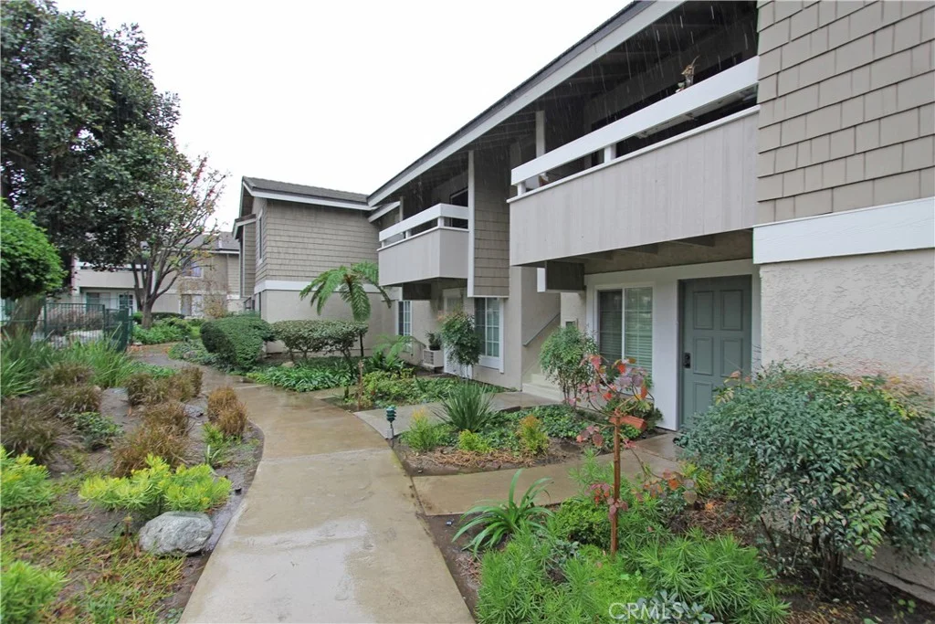 242 Streamwood, Irvine, CA 92620