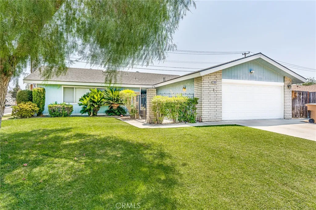 2909 Del Monte Drive, Bakersfield, CA 93306