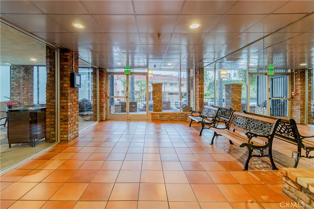 Additional image 34 of 2260 N North Cahuenga Boulevard Unit 302, Los Angeles, CA 90068