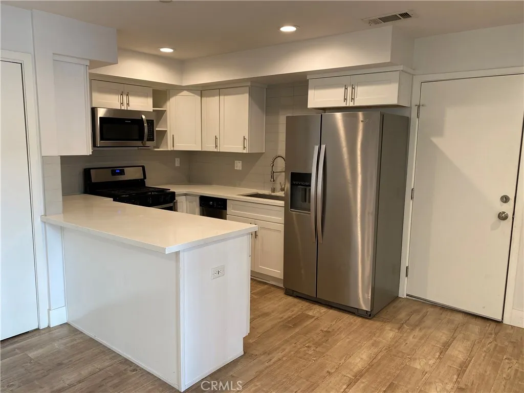 Additional image 3 of 10930 Hartsook Street, North Hollywood, CA 91401